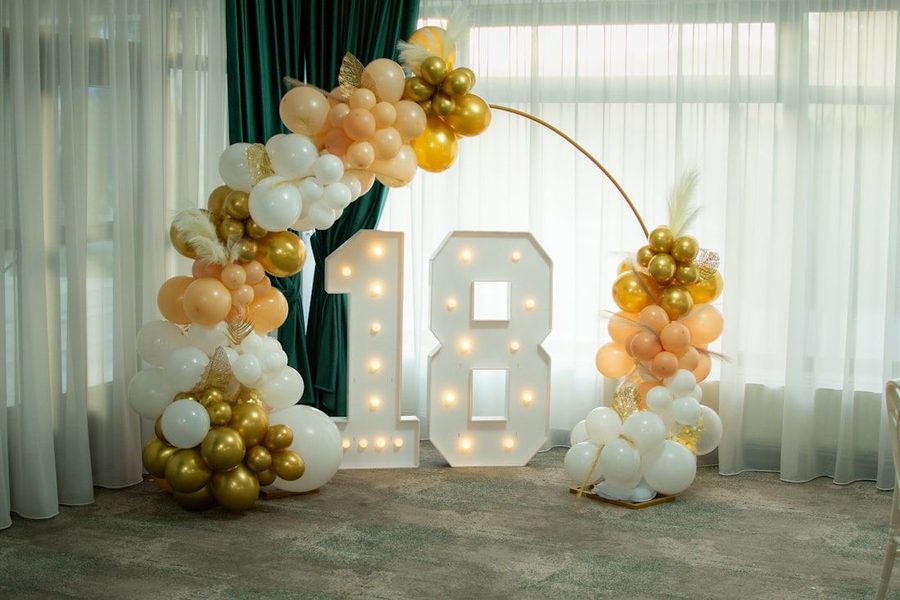 Balloon garlands